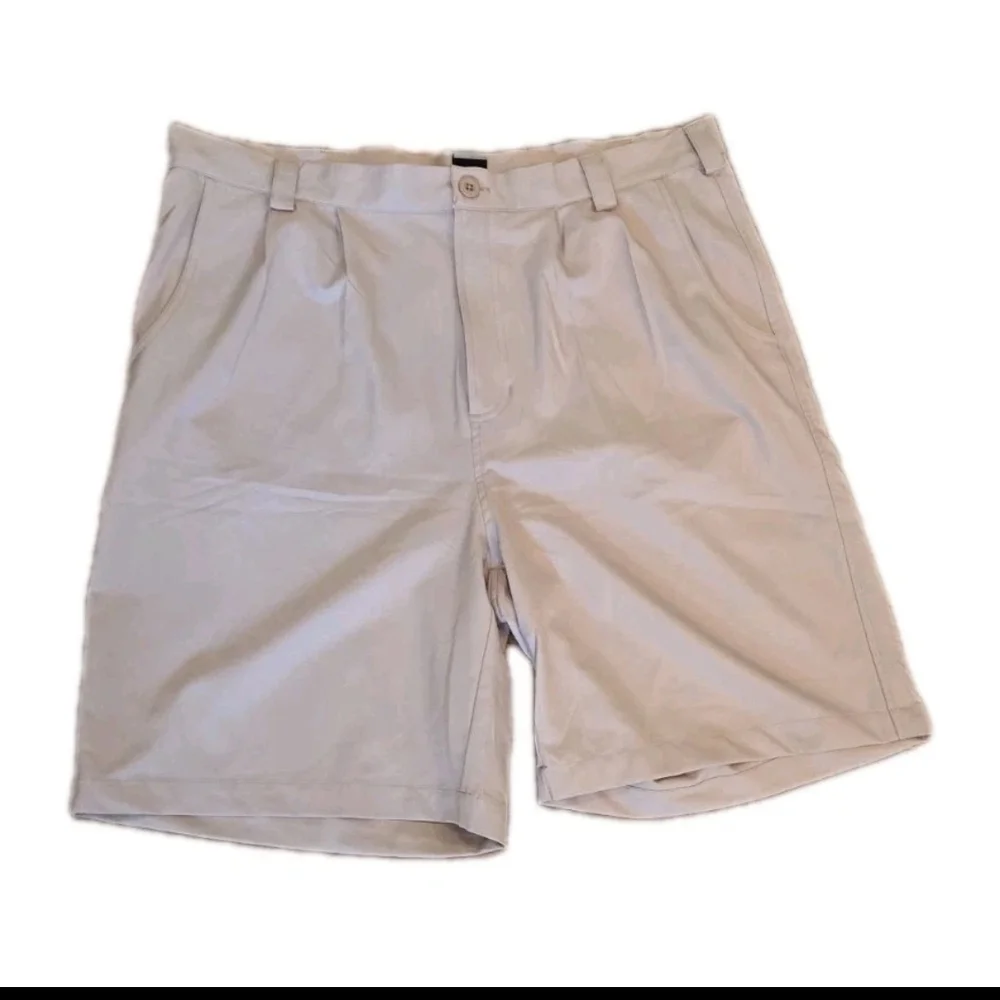 Under Armour Men's Tan Shorts Golf Size 40
